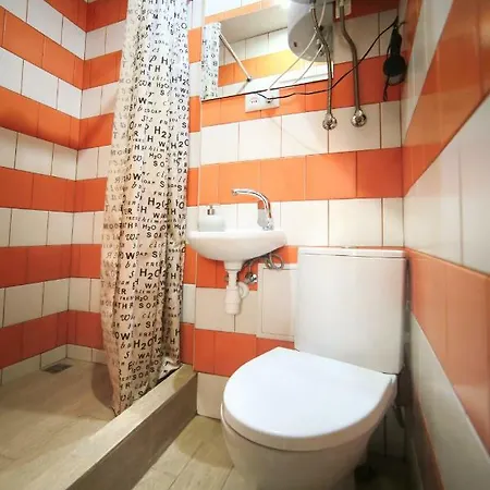 Econom Smart в центрі для пари! 3 хв до оперного театру