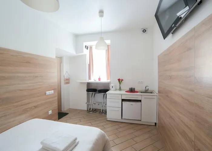 Econom Smart в центрі для пари! 3 хв до оперного театру דירה