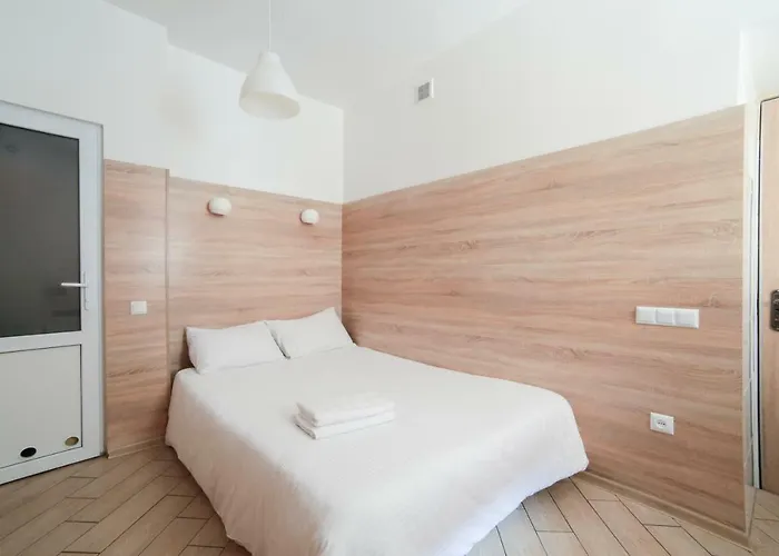 Econom Smart в центрі для пари! 3 хв до оперного театру *